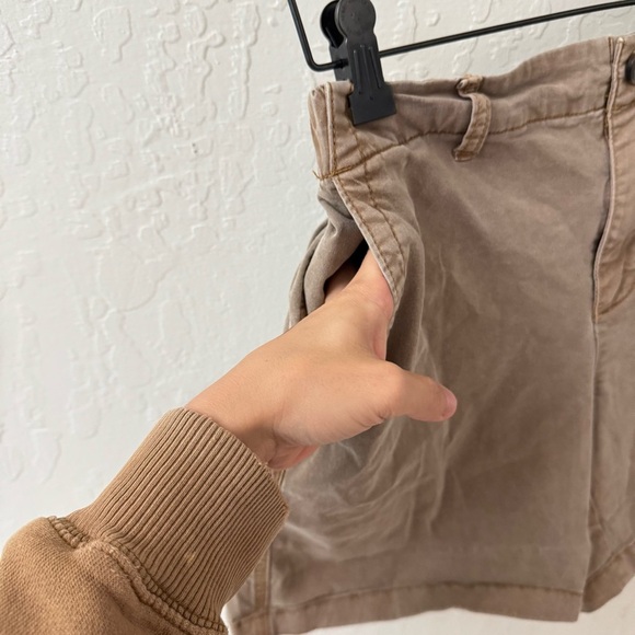Old Navy Vintage Tan Brown Elastic Waist Thigh Length Everyday Shorts Small - Picture 2 of 5